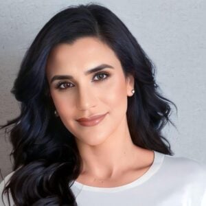 dr-leda-kaveh-headshot